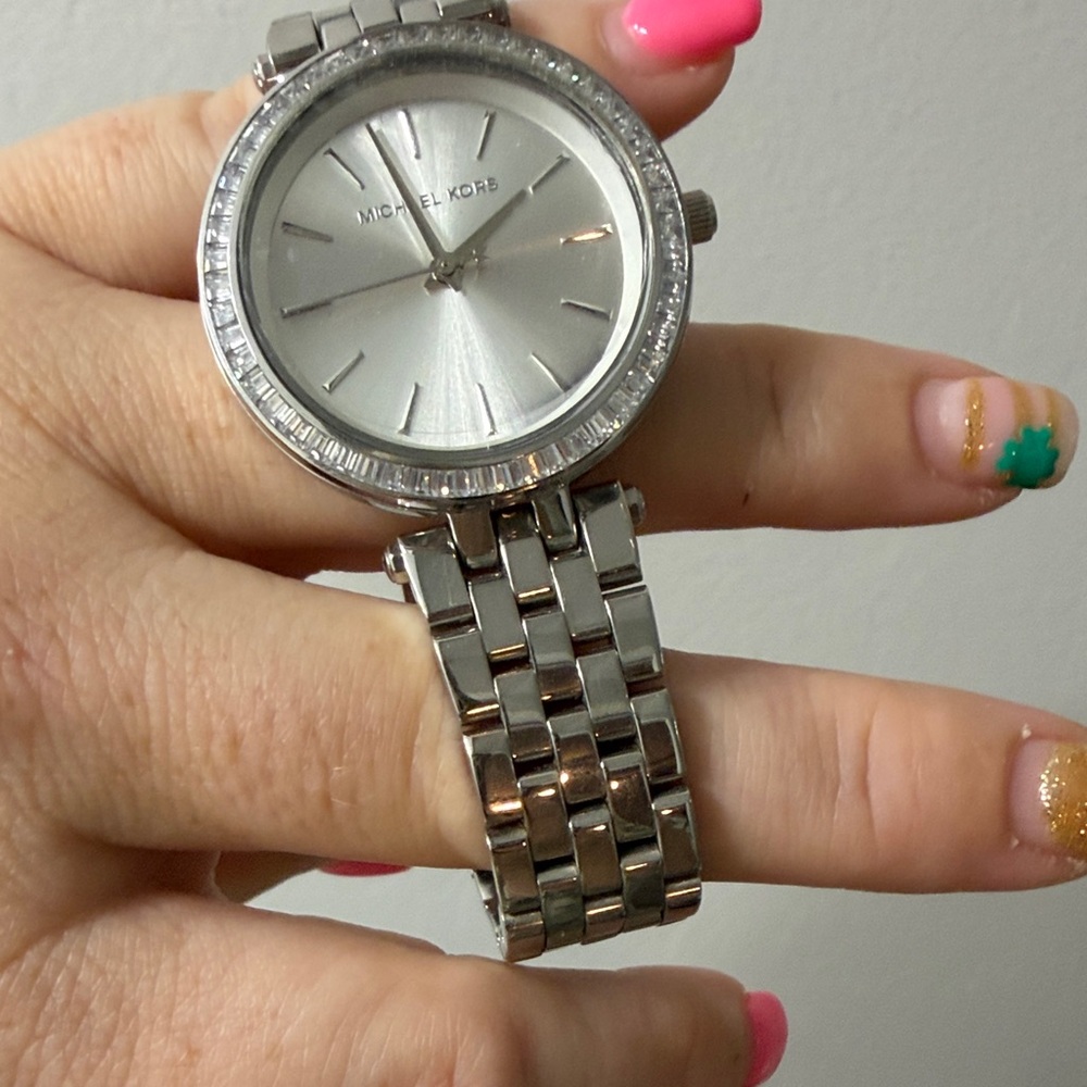 Michael Kors Silver Crystal Bezel Link Watch - Picture 9 of 10